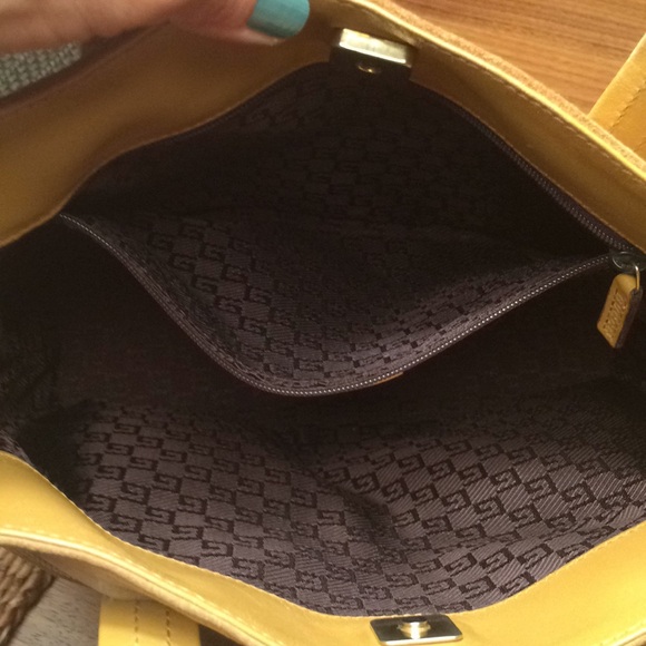 Gucci Tan Suede Bag - Picture 4 of 8